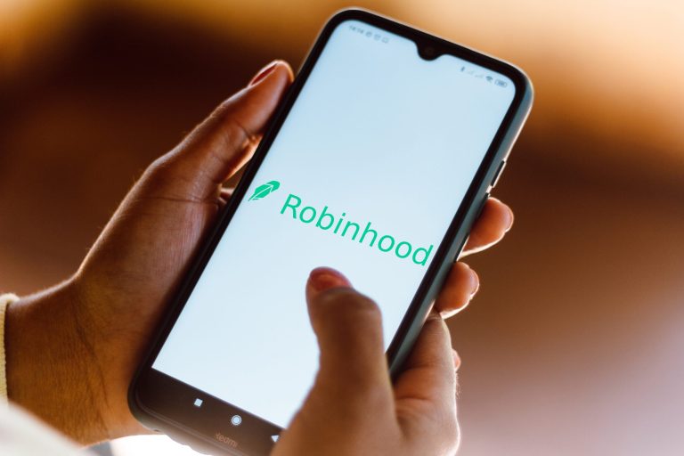 Robinhood stock plunges 5% on Wednesday: is now the time to buy?
