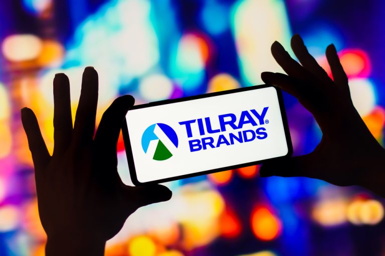 Tilray stock price forecast as a shooting star candle forms