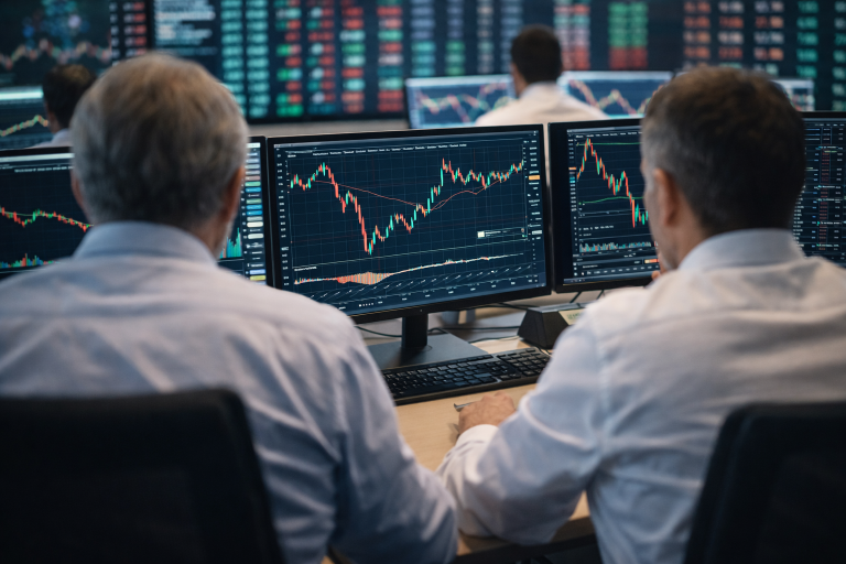 Dow ends up 220 points as Trump signals Iran exit, oil falls